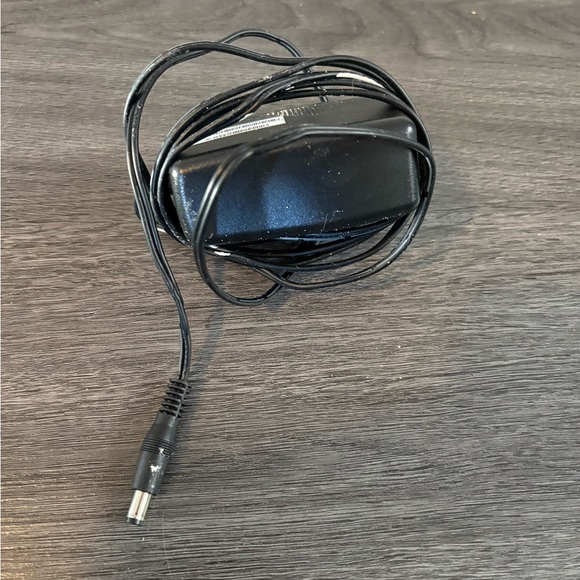 Netgear Black Wired Router - Picture 8 of 10